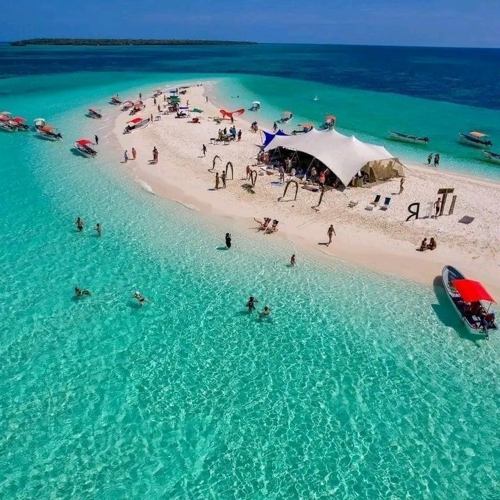 Nakupenda disappearing sandbank in Zanzibar during low tide